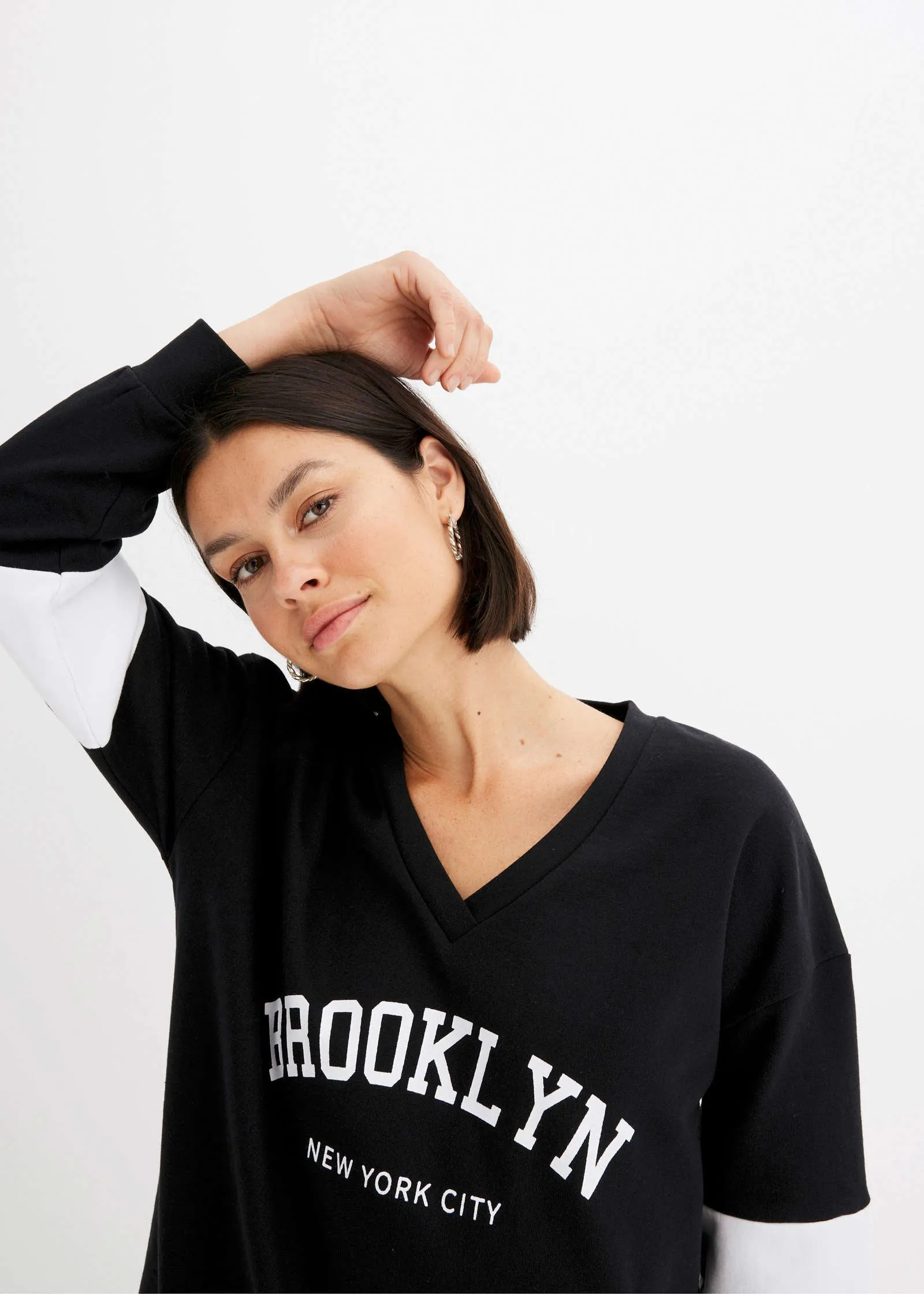 Brooklyn Pullover - Off White & Black
