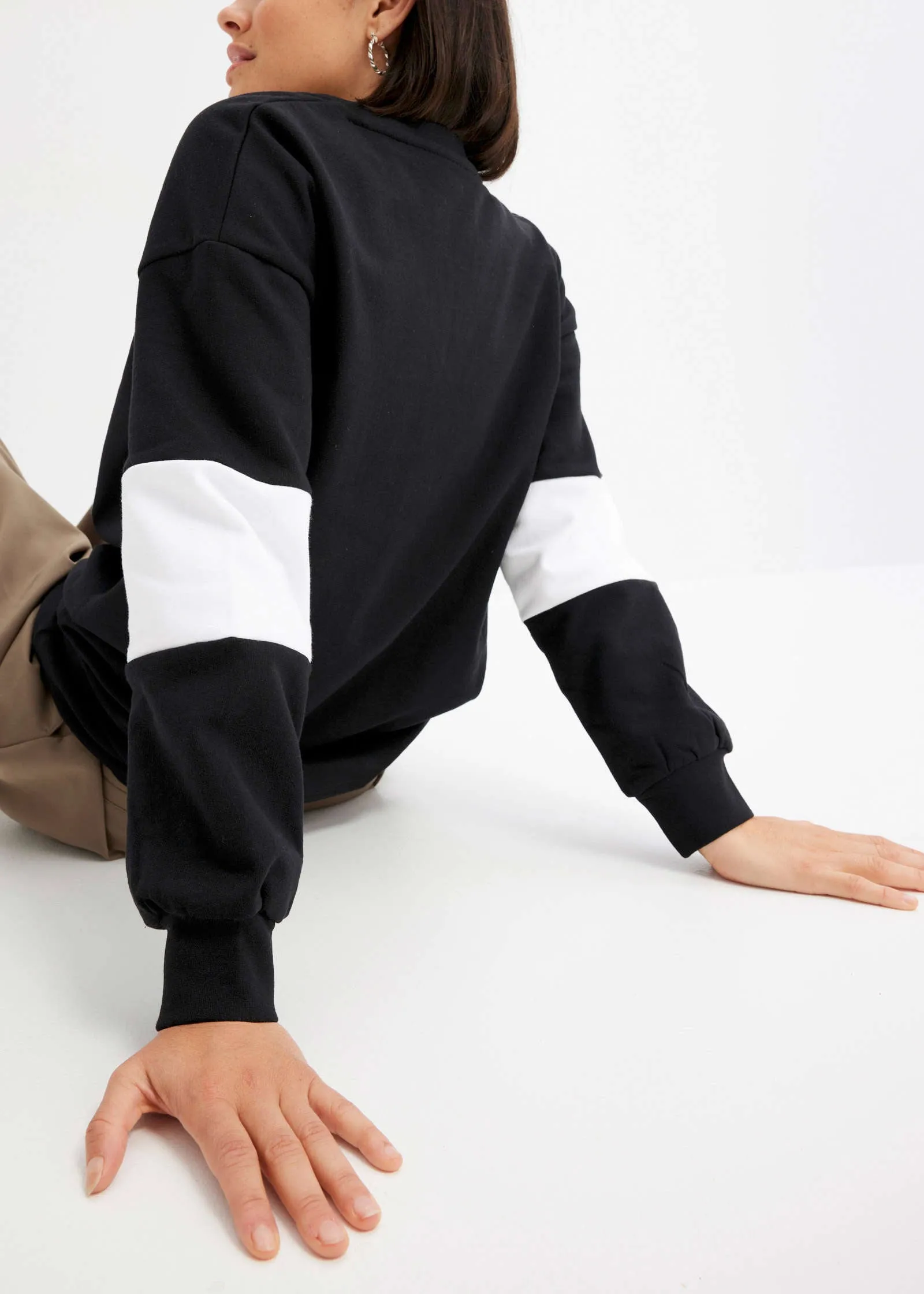 Brooklyn Pullover - Off White & Black