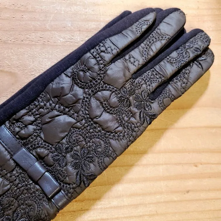 Women's Quilted Floral Texting Gloves